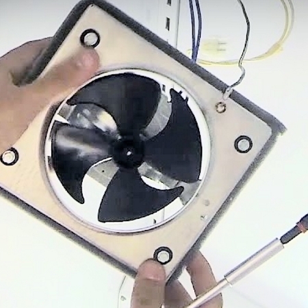 Refrigerator condenser fan