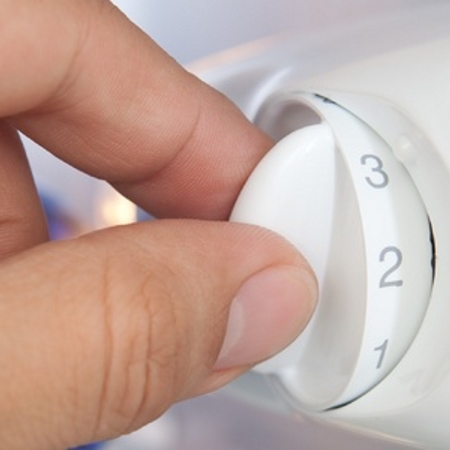 Refrigerator temperature control thermostat